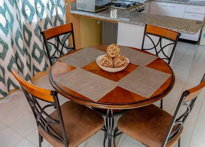 Charming Deluxe 2 Bedroom Montego Bay