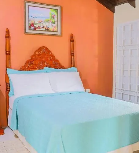 Charming Deluxe 2 Bedroom * Montego Bay